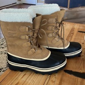 SOREL caribou waterproof winter boots - Women’s Size 8